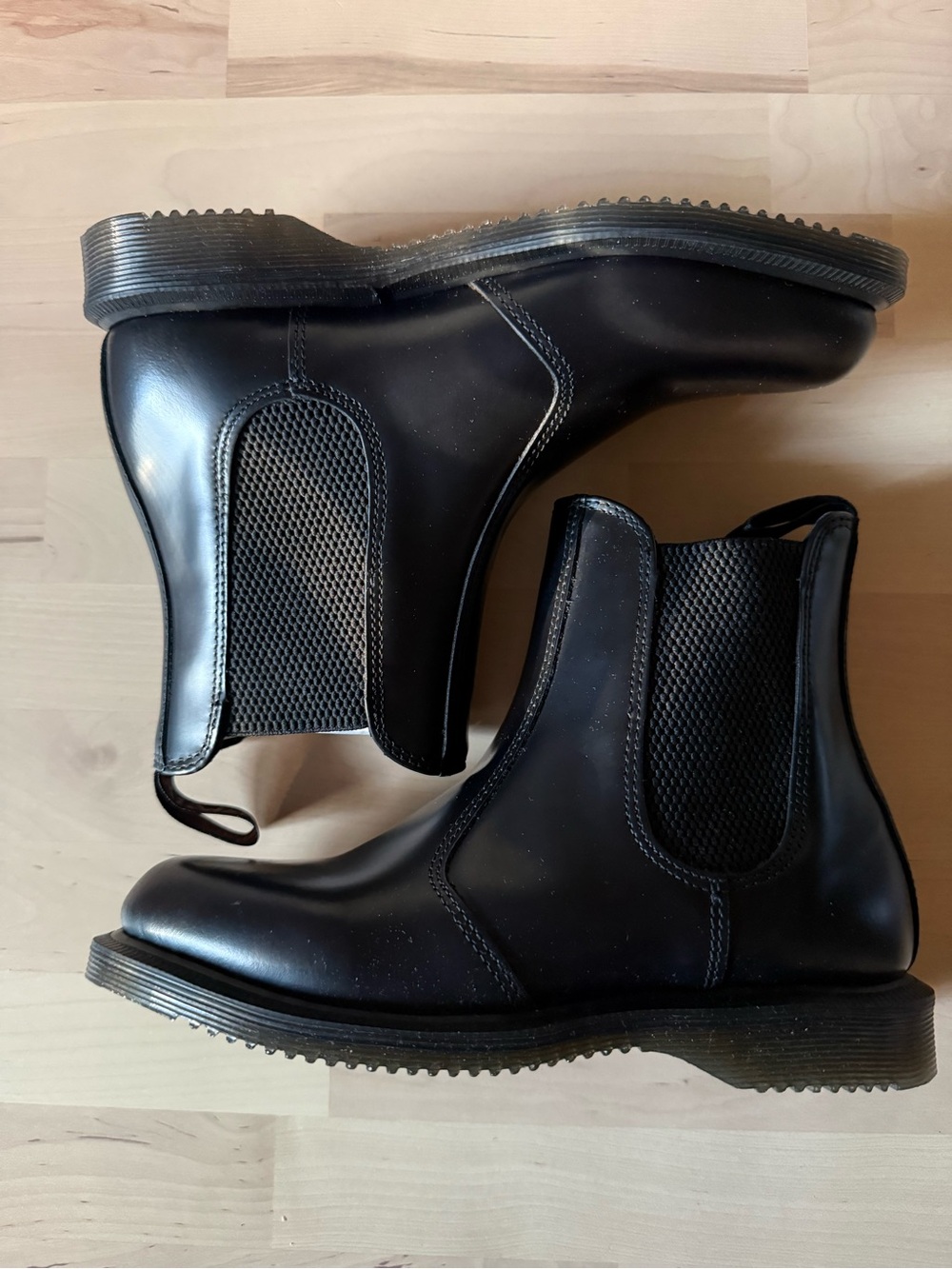 Dr. Martens black leather Chelsea Boots NWT